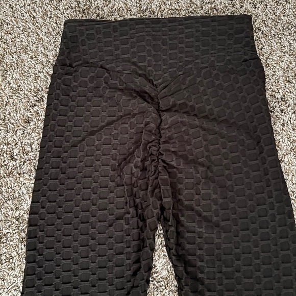 🤩4/$15🥳 the famous tiktok ruched leggings - Picture 4 of 5